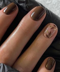 40 Cute Short Nail Designs That Are Practical For Everyday Wear Light Colored Nails, Colored Nail Tips, Brown Nail, Cute Short Nails, Sunset Boulevard, Easy Nails, Daily Nail, Get Nails, Short Nail Designs