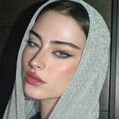 Makeup Arab, Arabic Make-up, Arabic Eye Makeup, Arabic Makeup, Makeup Looks Tutorial, Makeup Eyeliner, Reading List