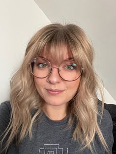 Short Blonde Layered Hair With Bangs, Fringe Hairstyles Glasses, Fall Blonde With Bangs, Short Blonde Hair Plus Size Round Faces, Blonde Bangs With Glasses, Square Face Hairstyles With Bangs, Plus Size Blonde Hair, Short Blonde Haircuts For Round Faces, Short Blonde Hair With Bangs Round Face