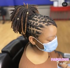 Short Loc Ponytail Styles Dreadlocks, Loc Styles For Short Hair Dreadlocks, Ponytail Loc Styles, Loc Twist Styles, Medium Loc Styles Women, Paprika Hair Color, Knotless Braid Hairstyles