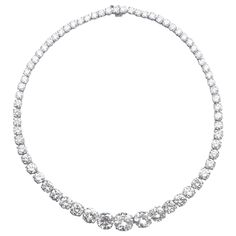 A 25 carat diamond in platinum Riviera necklace comprised of articulating links four-prong set with graduated round brilliant cut diamonds. Expensive Jewelry Luxury, Diamond Jewelry Designs, Vintage Necklaces, Necklace Craft, Expensive Jewelry, Tennis Necklace, Fine Jewels, Girly Jewelry, Looks Vintage