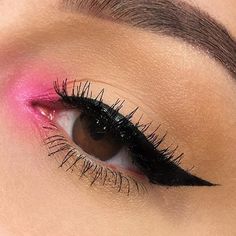 Pink Eye Makeup Looks, Pastel Eyeshadow, Make Up Designs, Drag Make-up, Pink Eye Makeup, Pink Eye, Colorful Eye Makeup