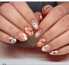 Ghost With Bow Nails, Nail Art With Jewels, Cute Ghost Nails, Ghost Halloween Nails, Ghost Nails, Nails 23, Maquillage Yeux Cut Crease, Black Halloween Nails