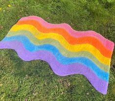 Stunning wavy rainbow rug! I made this in my bedroom and would love to see it in yours! Brightens up any room in an instant✨ Boho Nursery Rug, Colourful Kids Room, Wavy Rainbow, Rainbow Rugs, Colourful Rug, Colorful Bedroom Decor, Vibrant Home, Rainbow Rug, Unique Home Accessories