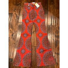 Brand New Women's Jeans From Haley Menzies - $435 "Dalton Flare Jeans" Size: 25 Waist: 25" Inseam: 32.5" Rise: 11" *Red Floral/Paisley Pattern *Flare Fit *Button Front Closure With Zip Fly *4 Pockets; 92% Cotton 6% Elastomultiestere 2% Elastane Please Let Me Know If You Have Any Additional Questions And Feel Free To Check Out My Other Listings. Thanks! 40297 Fitted Paisley Print Bottoms For Fall, Casual Red Bottoms With Paisley Print, Fitted Red Printed Bottoms, Black Bell Bottoms, Printed Bell Bottoms, Wide Leg Pants Jeans, White Flared Jeans, Super Flare Jeans, Lightweight Jeans