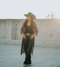 Dressed to kill 🖤 #differentbreedw #rodeofashion #westernboutique #ranchwife #rodeowife #cowgirls #nfrfashion #nfrcountdown #westernlifestyle John Cash, Cowboys Boots, Cute Sleeves, Nashville Outfit, Nashville Outfits, Western Style Outfits, Hacks Clothes