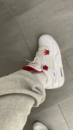 Air Jordan 5 Women, Nike Air Jordan 4 Outfit, Nike Jordan 4 Outfit, Jordan 3 Aesthetic, Air Jordan 3 Retro Outfit, How To Style Jordan 4, Air Jordan 4 Metallic Red, Jordan 4 Style, Outfits With Jordan Retro 4