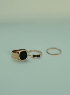 #Martini Collection# 14k Gold Black Onyx Ring Set Black and gold—a natural fit. This set contains 3 rings, you can wear a whole set or wear 2 small ones to make a simple chic match or just wear the big black stone ring to add a little elegant into your daily outfits. It’s a fitting title for a piece that is adorned with black onyx — a gemstone that has been popular in jewelry making since the Victorian era. Wear it on your pinky or index finger for a luxuriant effect. Our 14k solid gold pieces a Mens Index Finger Ring, Black Onyx Ring Men, Academia Jewelry, Stone Ring Men, Stone Rings For Men, Mens Wedding Rings Gold, Onyx Ring Men, Band Ideas, Ring Inspo