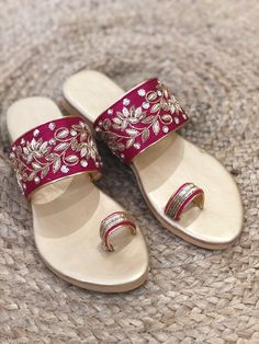 Ladies Footwear Indian, Indian Flat Sandals, Bridal Heels Indian Weddings, Wedding Sandals For Bride Indian, Bridal Sandals Heels Indian, Bridal Footwear Indian, Bridal Shoes Flats Sandals