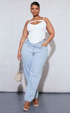 From plus size summer tops to plus size dresses, jumpsuits and plus size occasion wear - these are the best plus size outfits to style up this summer! Corset Top For Plus Size, Outfit Ideas Corset, Corset Plus Size, Plus Size Corset Tops, Leslie Sidora, Plus Size Summer Tops, Clear High Heels, White Corset Top, Nice Jeans