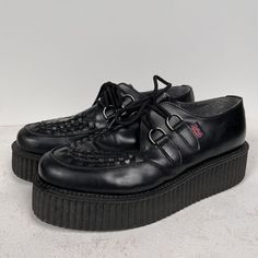 Vtg Y2k T.U.K. Creepers Size 8 Us Eu 41 Black Leather Platform Shoes Insole 10.5" Long 4" Wide Size: Mens 8 Condition: Pre-Owned Tuk Creepers, Tuk Shoes, Leather Platform Shoes, Shoe Insoles, Men's Footwear, Fashion Books, Creepers, Platform Shoes, Punk Rock