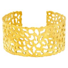 Make a statement with this 20k gold organic finish cuff which is intricately hand carved, hand made and one of a kind. Part of the Essentials Collection which is the ultimate in ease and beauty. Effortlessly transitions from day to night. These are the foundational pieces that all other collections were born. Hand made and textured with Tagili’s signature finish. Deliberately made to add on and pair with all Tagili collections. These are the staple pieces for an easy going vibe yet highly glamor Glamorous Style, S Signature, Easy Going, Staple Pieces, Cuff Bracelets, Hand Carved, Jewelry Bracelets, Hand Made, Carving