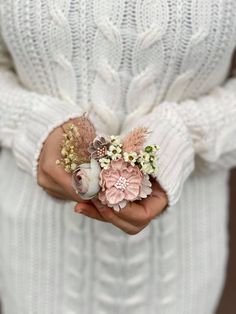 Flower brooch in pink colours. The flower brooch is made of artificial and preserved flowers, leaves, grass and other trinkets used for arranging. When stored in dry and dark place, our products last 10-15 years. We can also make you other matching accessories. Please message me for more information. :) ---------------------------------------------------------------- SHIPPING INFO For EU orders: Your package will arrive in about 5-8 days after it has been shipped. For international orders: We sh Pink Wedding Brooch Jewelry, Unique Pink Brooches For Gifts, Pink Flower Brooch For Gift, Pink Flower Brooch For Wedding, Unique Handmade Pink Brooch, Hair Wreaths, Wedding Brooch, Pink Wedding Flowers, Pink Coat