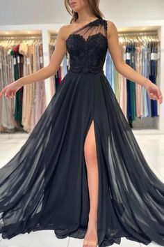 Elegant Long Black Graduation Dresses One Shoulder Lace Prom Dresses With Split Online-Ballbella Black Graduation Dress, Black Lace Formal Dress, Long Black Evening Dress, Lace Formal Dress, Black Dress Formal, Black Prom Dress, Black Prom, Black Evening Dresses, Chiffon Prom Dress