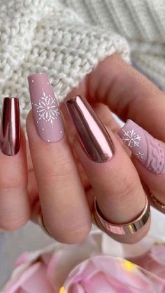 Ongles Beiges, New Years Eve Nails, Sweater Nails, Gold Nail, Festival Nails