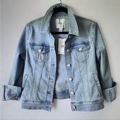 D E S C R I P T I On Cotton Blend Women’s Denim Jacket From Nine West. It’s Perfect For Travel And Casual Occasions, This Jacket Is Machine Washable, Making It Easy To Maintain. C O N D I T I O N Brand New With Tags, Passing Through A Pet Free And Smoke Free Home S I Z E Medium / M M E A S U R E M E N T S Will Be Updated Soon! C O L O R Light Blue D E T A I L S Buttons Closure Long Sleeves 4 Pockets For Added Convenience Stretchy Denim Fabric Mrsp Usd $79.50 M A T E R I A L S 56% Cotton, 25% Pol Spring Denim Jacket In Medium Wash, Spring Medium Wash Denim Jacket With Button Closure, Medium Wash Denim Jacket With Button Closure For Spring, Spring Everyday Washed Blue Denim Jacket, Washed Blue Denim Jacket For Spring, Blue Denim Vest For Everyday Spring Wear, Blue Denim Jacket With Button Closure For Spring, Blue Denim Jacket For Spring, Light Blue Denim Jeans