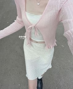 Pink Coquette Outfit Aesthetic, Cocette Aesthetic Outfit Pink, Korean Pink Outfit, Pink Outfit Ideas Casual, Pink Coquette Outfit, Aesthetic Pink Coquette, Clothes Coquette, Coquette Fashion, Coquette Style