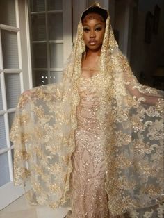 @khix_ Arabian Nights Prom, Prom Dress Inspo, Gold Prom Dresses, Senior Prom Dresses, Classy Prom Dresses