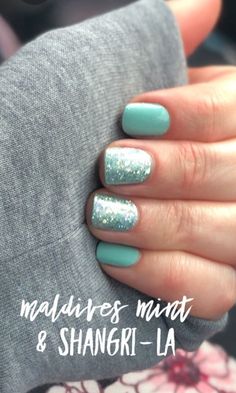 Mint Manicure, Splatter Nails, Accent Nail Designs, Nail Color Combos, Clear Acrylic Nails, Glitter Accent Nails, Manicure Colors, Accent Nail