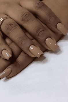 Olhem a Perfeição...  unhas/unhas bonitas/ unhas chiques/ chiques quadradas/ elegantes/ esmalte nude/ Ambre Nails, Brown Acrylic Nails, Lipstick Nails, Fantasy Nails, Diy Acrylic Nails, Glow Nails, French Acrylic Nails