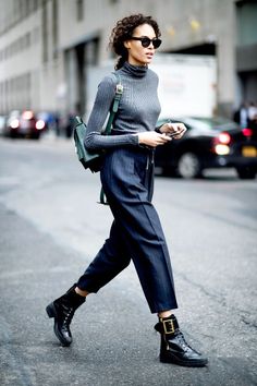 As far as colors go, gray doesn't always have the best connotation, but think past the suggestion of dreary weather. Gucci Bucket Bag, Street Style Fall Outfits, Asos Fashion, New Street Style, Grey Turtleneck, Grey Outfit, Street Style Trends, Looks Black, Black Women Fashion