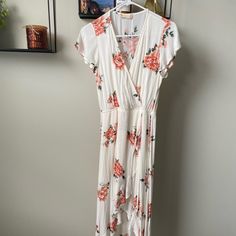 Altar’d State High Low Summer Dress. Never Worn. Size Small! Casual Cream Maxi Dress With Floral Print, White Casual Maxi Floral Dress, Casual White Floral Maxi Dress, Casual Cream Floral Print Midi Dress, Casual Cream Midi Dress With Floral Print, White Cotton Flowy Floral Dress, Casual Cream Maxi Dress For Day Out, White Flowy Cotton Floral Dress, Flowy White Cotton Floral Dress