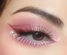 Melanie Martinez Makeup Looks K-12, Melanie Makeup Looks, Melanie Inspired Makeup, Melanie Martinez Makeup Inspiration, Melanie Martinez Makeup, Sanrio Makeup, Futuristic Makeup, Concert Makeup, Trilogy Tour