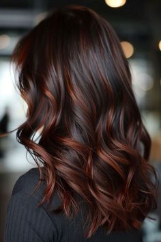 Dark Brown Hair With Reddish Highlights, Dark Brown Hair With Cinnamon Highlights, Chocolate Brown And Red Hair, Cherry Cola Hair Highlights, Brown Hair With Reddish Highlights, Cola Cherry Hair, Hair Highlights For Brown Skin, Cherry Brown Hair With Highlights, Dark Brown Hair With Red Lowlights