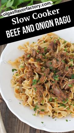 Slow Cooker Beef and Onion Ragu is perfect when you need a meal to cook low and slow and result in tender, juicy meat. It’s so comforting. Best Amish Recipes, Cold Desserts, Easy Pasta Recipes, Quick Dinner Recipes, Slow Cooker Beef, Easy Pasta, Quick Dinner, No Cook Meals, Pasta Dishes