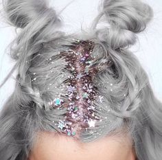 style-and-beauty: Glitter Roots More Hairstyles Party, Glitter Roots, Fest Outfits, Christmas Hairstyles, Festival Hair, Festival Makeup, Glitter Hair, Hair Envy, Crazy Hair