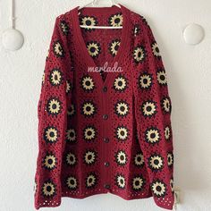 granny square men cardigan 70'style for you Grannysquare men cardigan Knitting style, knitting men cardigan Thank you for choosing Merladaboutique!🌸 Handknitting every product with love,coming to you from izmir💗 All of our products are handknitted and some of them are already-made. You can send a message to ask if a product is already-made or made to order🌟 All of our already-made products would be shipped in 1-2 weeks while those which are made to order may take a while,specifically a few we Oversized Granny Square Cardigan For Fall, Oversized Fall Cardigan With Granny Square Details, Handmade Oversized Casual Cardigan, 70 Style, Men Cardigan, Granny Square Cardigan, Square Cardigan, Crochet Men, Cardigan Crochet