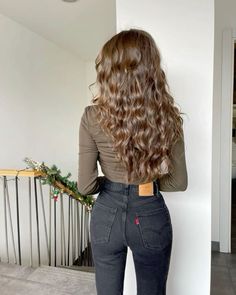 Naturally Wavy Hair Cuts, Bride Hairstyles For Long Hair, Pretty Curls, Hair Styles For Long Hair, Brown Wavy Hair, Styles For Long Hair, Rambut Brunette, Travel Hairstyles, Wavy Haircuts