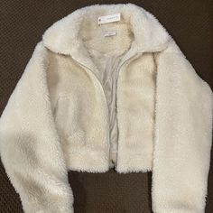 New With Tags Cozy Jacket Cozy Winter Outerwear With Zipper Closure, Casual Winter White Outerwear, Casual Winter White Outerwear For Winter, Cozy Spring Outerwear With Zipper Closure, Cozy Winter White Outerwear For Spring, Winter White Cozy Outerwear For Winter, Cozy Winter White Outerwear For Winter, Cozy Winter White Outerwear, Cozy Cream Outerwear For Winter