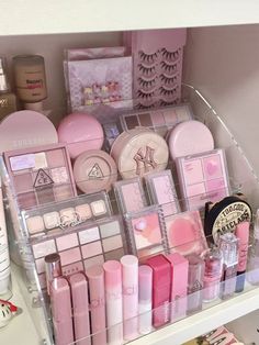 Alat Make Up, Girly Makeup, Sephora Skin Care, Perfect Skin Care Routine, Fancy Makeup, Pretty Skin Care, Pink Girly Things, Pink Vibes, Girly Accessories