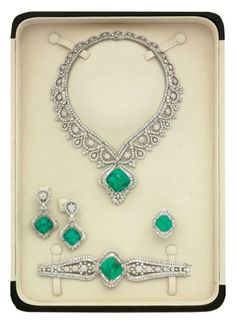 Diamond Parure, Rings Emerald, Diamond Jewelry Set, Emerald Bracelet, Ring Emerald, October 27, Royal Jewels, Emerald Necklace