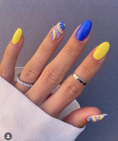 Yellow And Aqua Nails, Bright Blue And Yellow Nails, Red Blue And Yellow Nails, Blue And Yellow Nail Art, Michigan Wolverines Nails, Blue Yellow Nails Designs, Ffa Nails Ideas Blue Gold, Lemon And Blue Nails