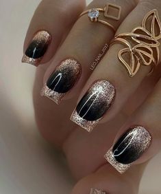 Flapper Nails Gatsby, Roaring 20s Nail Ideas, Homecoming Nail Ideas For Black Dress, 1920s Nails Roaring 20s, Sylwester Nails, Dark Color Nail Ideas, Nail Designs French Manicure, Fancy Nail Designs, Ongles Bling Bling