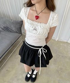 Outfit For 4'11 Height Women, Sawako Fashion, White Skirt Fits, Shoujo Fashion, Short White Skirt, Vogue Models, Slay Outfits, T Dress, Skirt Fits