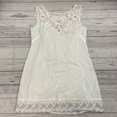 Free People White Sleeveless Lace Accent Side Zip Layer Dress Women Size L New New Condition Please See All Pictures Ls 240/22 Str Jh Bohemian Sleeveless Mini Dress For Daywear, Spring Sleeveless Dress With Lace Trim, White Sleeveless Dress With Lace Trim, White Sleeveless Lace Trim Dress For Beach, Casual White Tank Dress, White Sleeveless Cotton Mini Dress, White Sleeveless Maxi Dress For Daywear, White Sleeveless Dress For Daywear, White Tank Dress For Spring