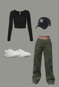 Outfit For Green Cargo Pants, Green Cargo Style, Black Shirt And Green Pants Outfit, Olive Cargo Outfit, Outfits With 550 New Balance, Green Parashoot Pants Outfit, Green Cargos Black Top, Summer Outfits With Cargo Pants, Outfits With Green Parachute Pants