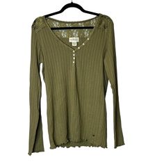 Nwt Ralph Lauren Denim & Supply Striped Lace Thermal Knit Shirt Green Women Xl V-Neck With Quarter Button Panel Lace Insert On Back Stretch Thermal Knit Fitted Style Lettuce Hem 60% Cotton 40% Polyester In Excellent Condition Approximate Measurements Laying Flat Bust 16.5" Length Front 24.5" Length Back 25.75" Smoke Free Home Msrp $59.50 Ralph Lauren Relaxed Fit Tops For Fall, Ralph Lauren Fitted Long Sleeve Tops, Ralph Lauren Relaxed Fit Long Sleeve Tops, Casual Green Ralph Lauren Top, Ralph Lauren Long Sleeve Spring Tops, Ralph Lauren Green Long Sleeve Tops, Ralph Lauren Long Sleeve Tops For Spring, Ralph Lauren V-neck Casual Top, Ralph Lauren Green Tops For Spring