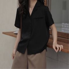 Black Shirt Korean Outfit, Untucked Button Down Women, Black Shirt Outfit Women, Black Button Up Outfit, Black Shirt Outfit Ideas, Black Shirt Style, Black Shirt Outfit, Black Shirt Women, Black Shirt Outfits