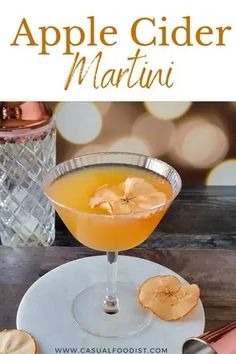 Apple Cider Alcoholic Drink, Apple Cider Martini Recipe, Apple Cider Drinks, Apple Cider Cocktails, Apple Cider Martini, Cider Martini, Apple Martini Recipe, Vodka Drinks Easy, Apple Cider Drink