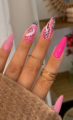 Nail Ideas Silver, Silver Prom Nails, Silver Prom Nails Acrylic, Spring Nail Sets, Nails Acrylic Spring, Fall Nail Idea, Nail Art Winter, Women Nail Art, Rosa Barbie