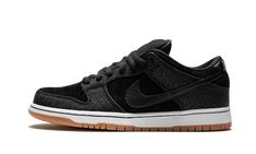 Nike SB Dunk Low Premium QS "Nontourage" - 504750 040 Shoot For The Stars, Retro Jordans 11, Nike Elite Socks, Nike Sb Dunk Low, Sb Dunk Low, Nike Air Jordans, Nike Sb Dunk, Nike Air Force Ones, Nike Basketball Shoes