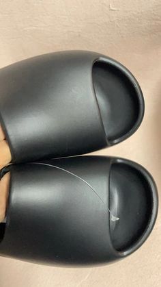 Leather Slides With Round Toe For Streetwear, Sneaker Shoes Women, Sneaker Shoes, Shoes Women, Shoe Box, New Shoes, Womens Shoes Sneakers, Men's Shoes, Fendi