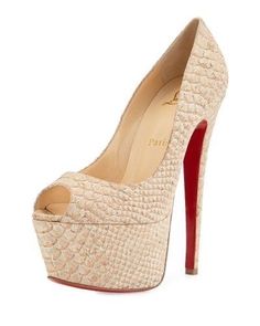 Christian Louboutin Wedding Shoes, Louboutin High Heels, Heels Beige, Christian Louboutin Outlet, Christian Louboutin Boots, Beige Pumps, Red Louboutin, Low Heel Pumps, Christian Louboutin Heels