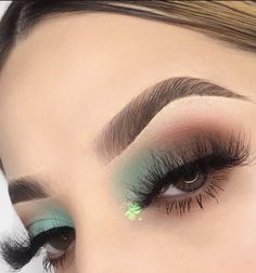 January Eyeshadow Looks, Winter Eye Makeup, Peach Makeup, Date Night Makeup, Cute Eye Makeup, Eye Makeup Pictures, Simple Eye Makeup, Colorful Eye Makeup, Eye Makeup Designs