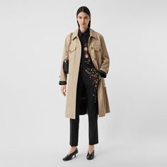 Shop iconic trench coats and car coats for women. Our heritage styles feature in three fits – slim, classic and relaxed. British Outfits, Car Coat