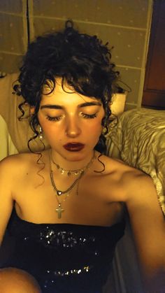 Curly Gothic Hairstyles, Goth Hairstyles For Curly Hair, Curly Hair Goth Hairstyles, Curly Emo Hairstyles, Curly Haired Goth, Curly Goth Hairstyles, Black Curly Hair With Bangs, Grunge Prom Hair, Grunge Haircut Curly